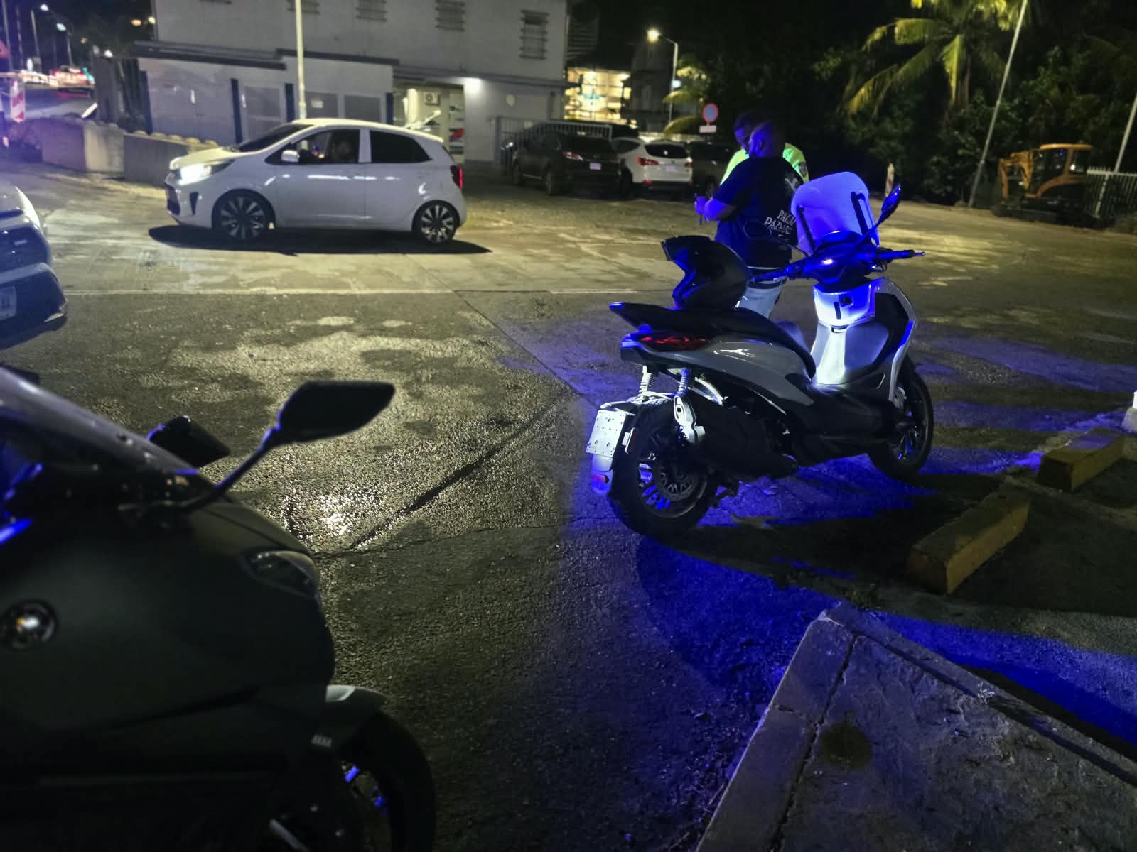Police scooter search pix3 sun27